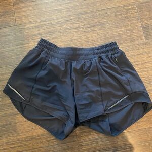 Lululemon Black Hotty Hot Lined Short *4”